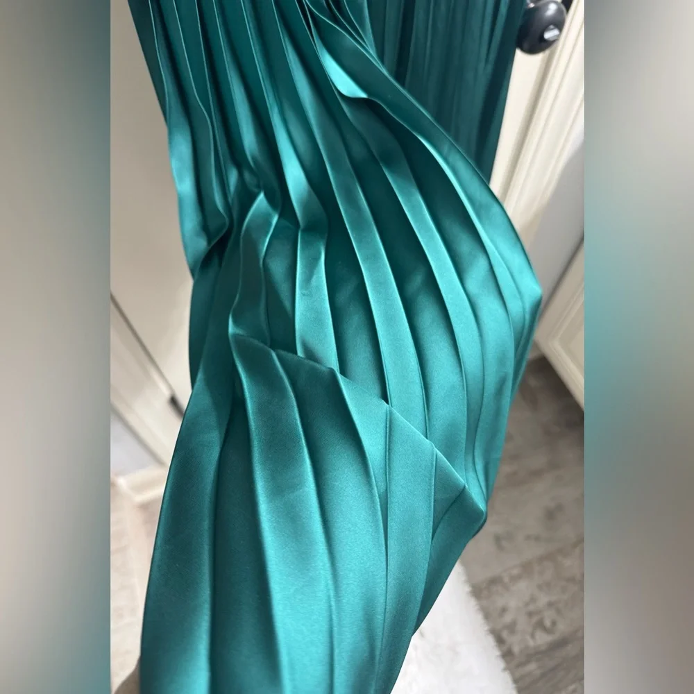Vici Emerald Green Strapless Pleated Maxi Dress - Picture 8 of 11